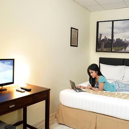 Ds Colive Siliwangi Hotel Semarang Exterior photo