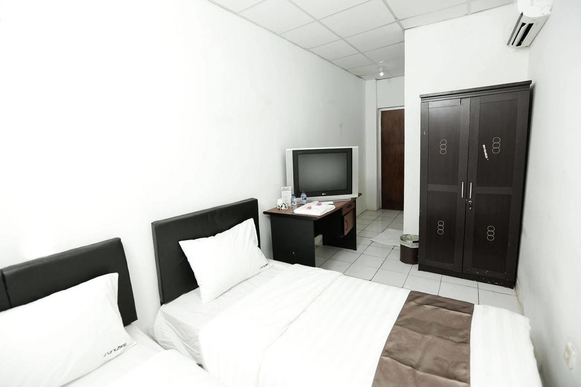 Ds Colive Siliwangi Hotel Semarang Exterior photo